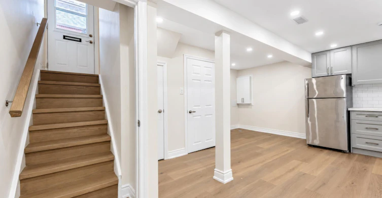 Bsmt-20 Gardens Crescent, Toronto, ON, M4B 1T5 - 2