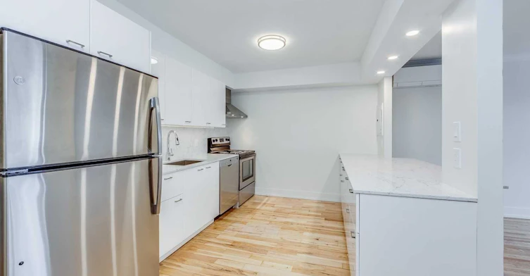 6-1089 Broadview Avenue, Toronto, ON, M4K 2S4