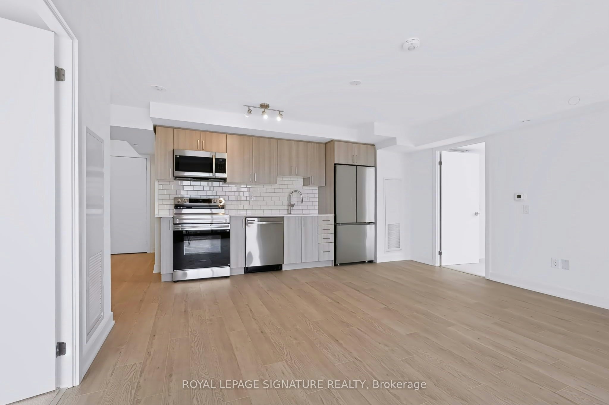 2011-1010 Sandy Beach Road, Pickering, ON, L1W 0C7 - 7