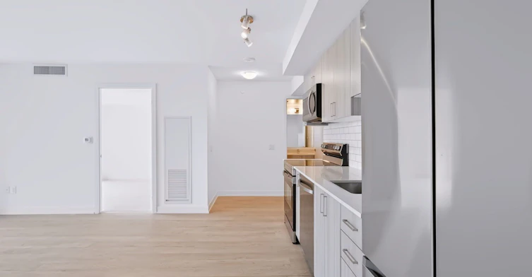 2011-1010 Sandy Beach Road, Pickering, ON, L1W 0C7 - 8