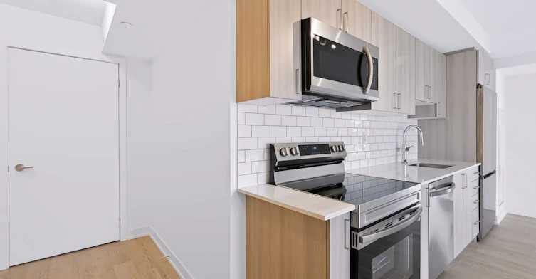 2011-1010 Sandy Beach Road, Pickering, ON, L1W 0C7 - 10