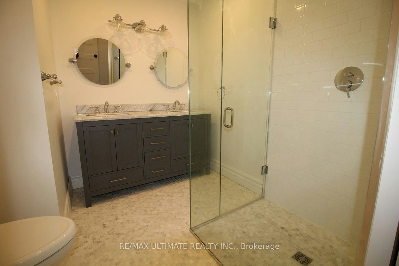 Upper-122 Boultbee Avenue, Toronto, ON, M4J 1B4 - 9