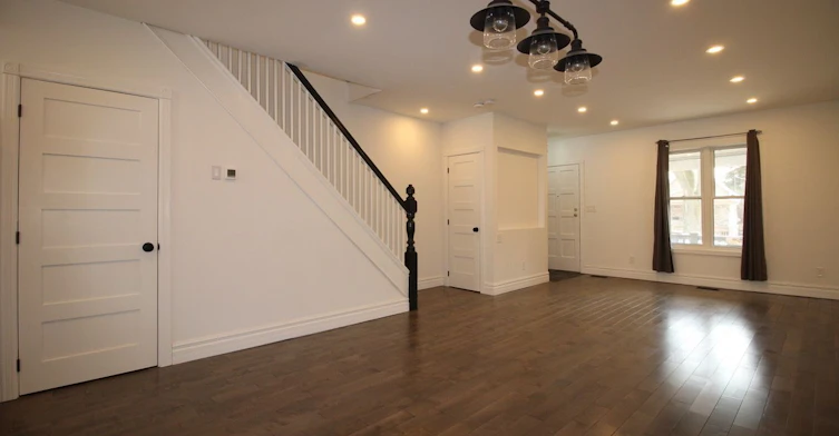 Upper-122 Boultbee Avenue, Toronto, ON, M4J 1B4