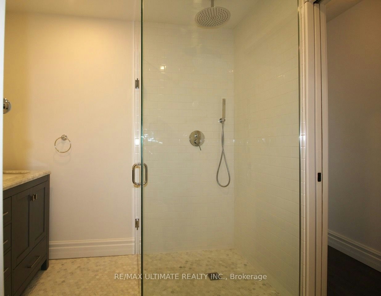 Upper-122 Boultbee Avenue, Toronto, ON, M4J 1B4 - 10