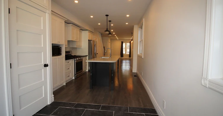 Upper-122 Boultbee Avenue, Toronto, ON, M4J 1B4 - 2