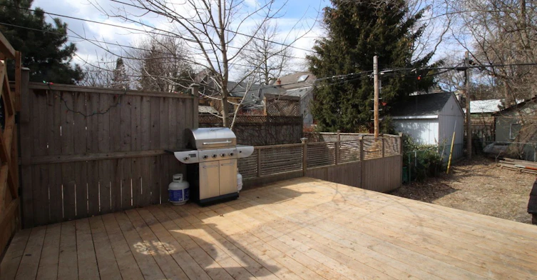 Upper-122 Boultbee Avenue, Toronto, ON, M4J 1B4 - 13