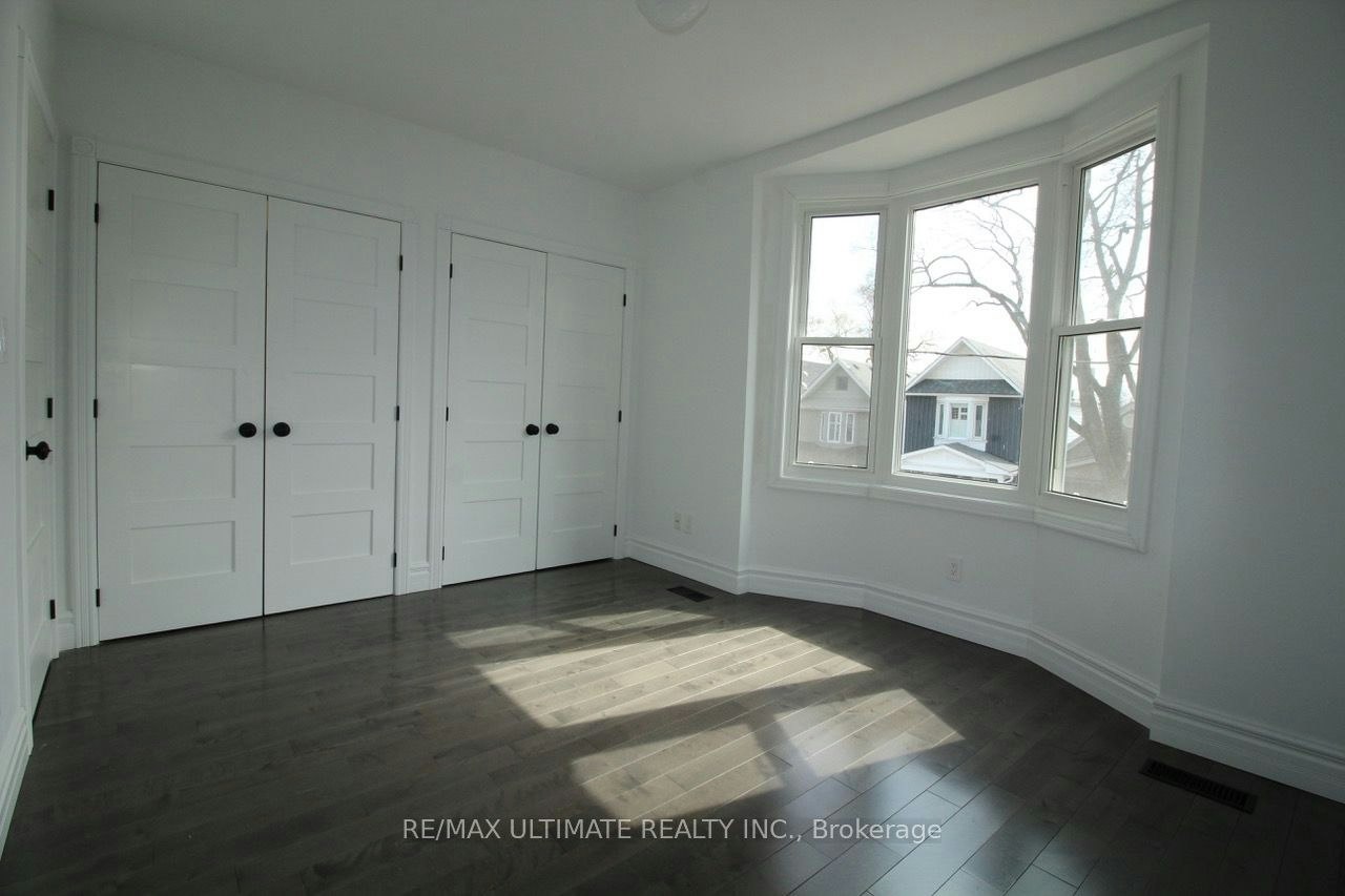 Upper-122 Boultbee Avenue, Toronto, ON, M4J 1B4 - 8
