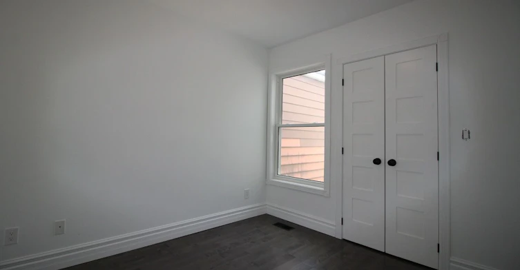 Upper-122 Boultbee Avenue, Toronto, ON, M4J 1B4 - 11