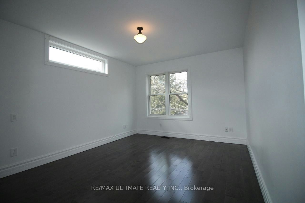 Upper-122 Boultbee Avenue, Toronto, ON, M4J 1B4 - 6