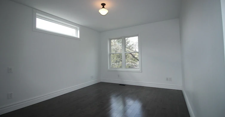 Upper-122 Boultbee Avenue, Toronto, ON, M4J 1B4 - 6