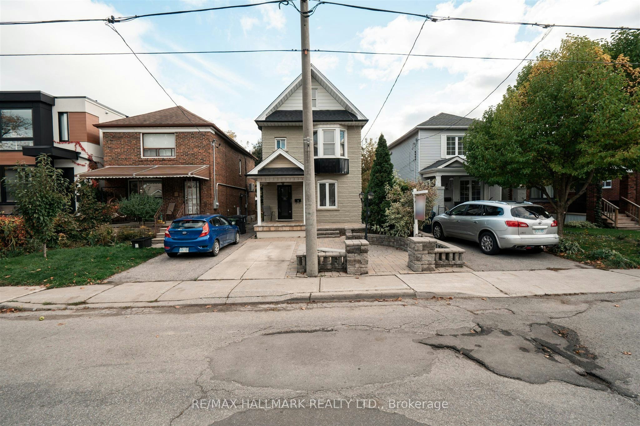 9 Savoy Avenue, Toronto, ON, M4C 2X4