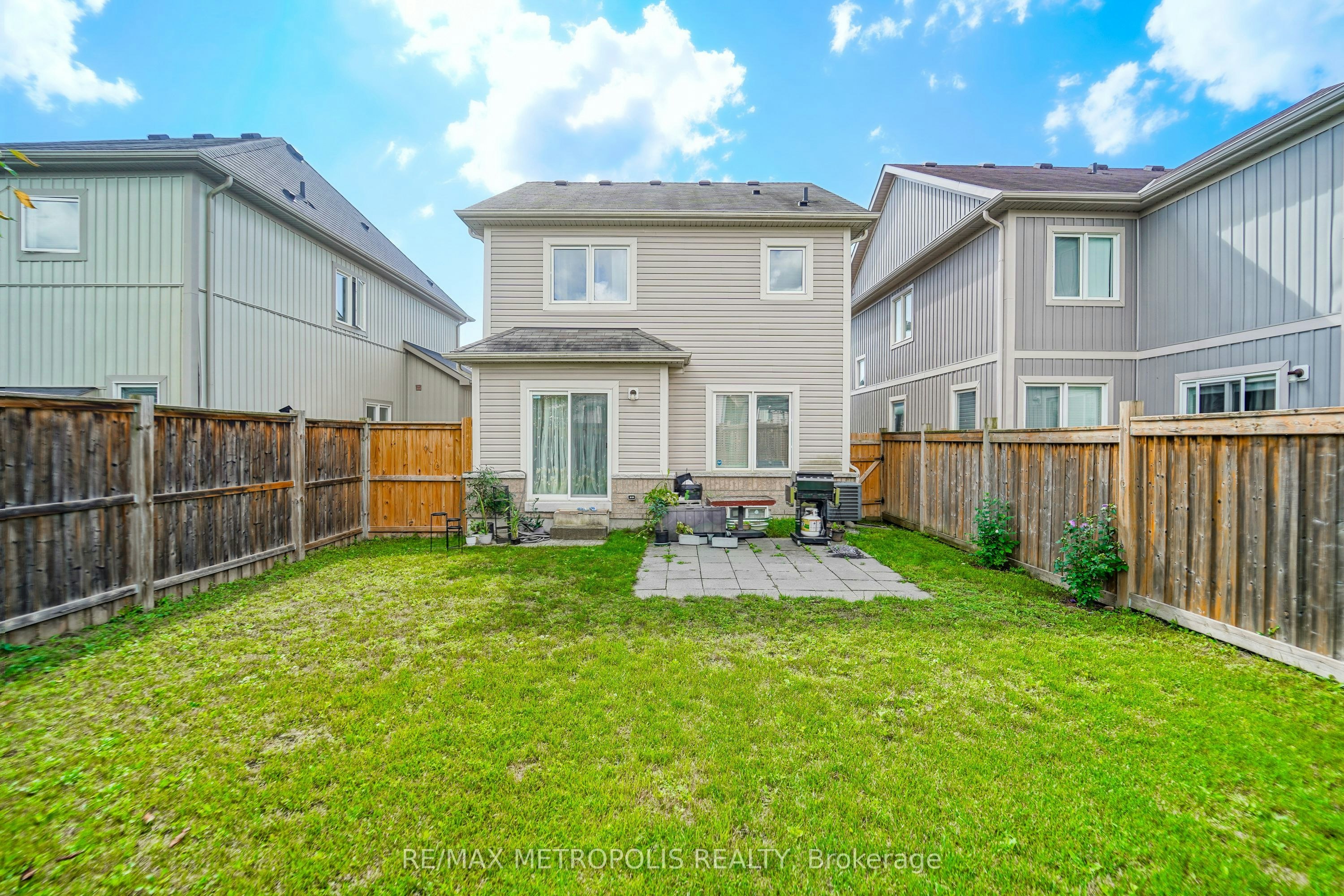 14 Richard Davies Crescent, Clarington, ON, L1C 0N9 - 14