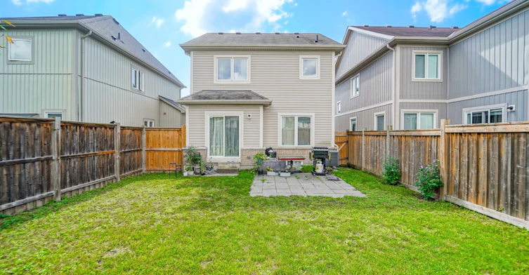 14 Richard Davies Crescent, Clarington, ON, L1C 0N9 - 14