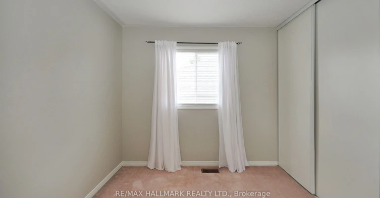 Upper-1035 Beatrice Street E, Oshawa, ON, L1K 2L3 - 32