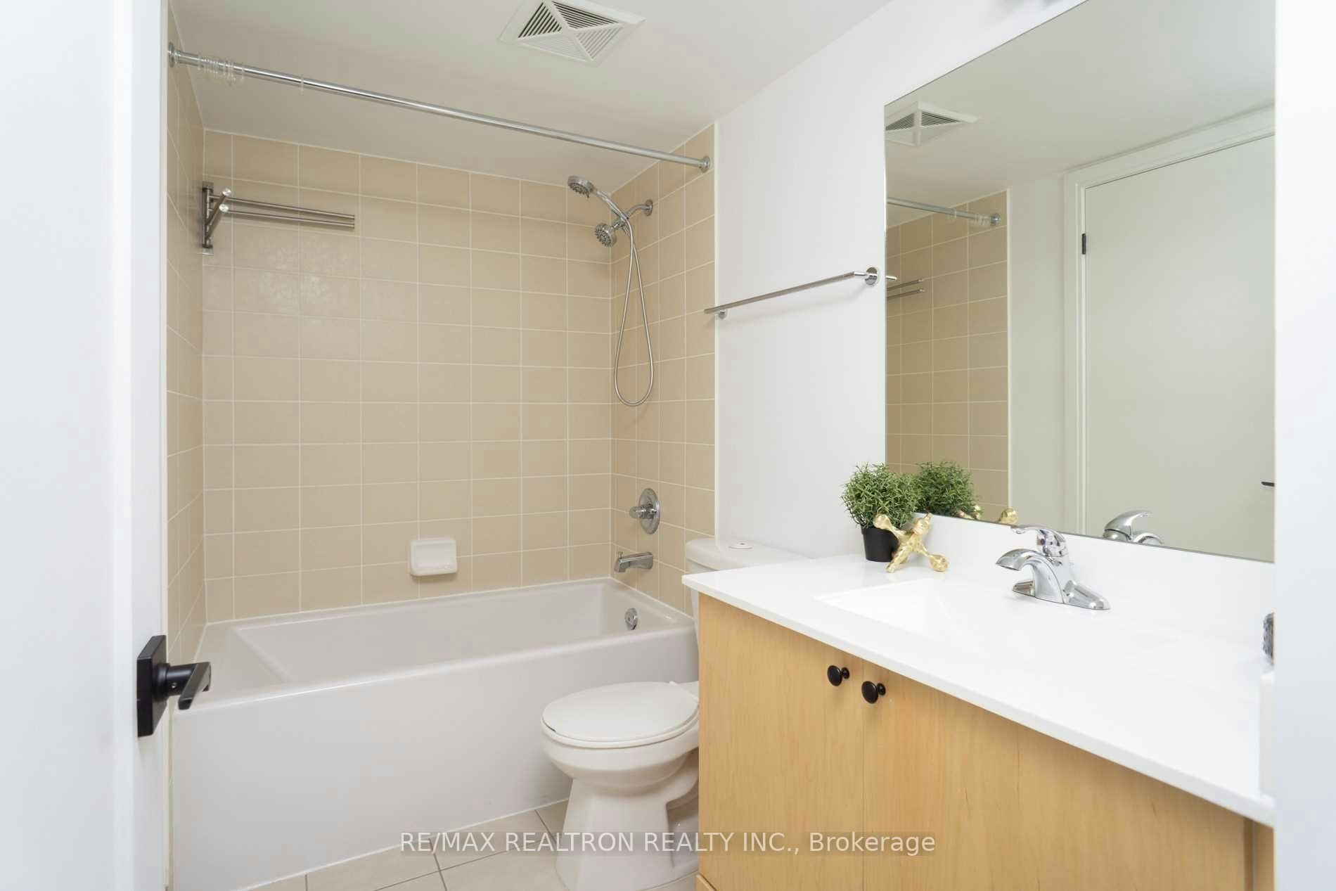 907-151 Village Green Square, Toronto, ON, M1S 0K5 - 10