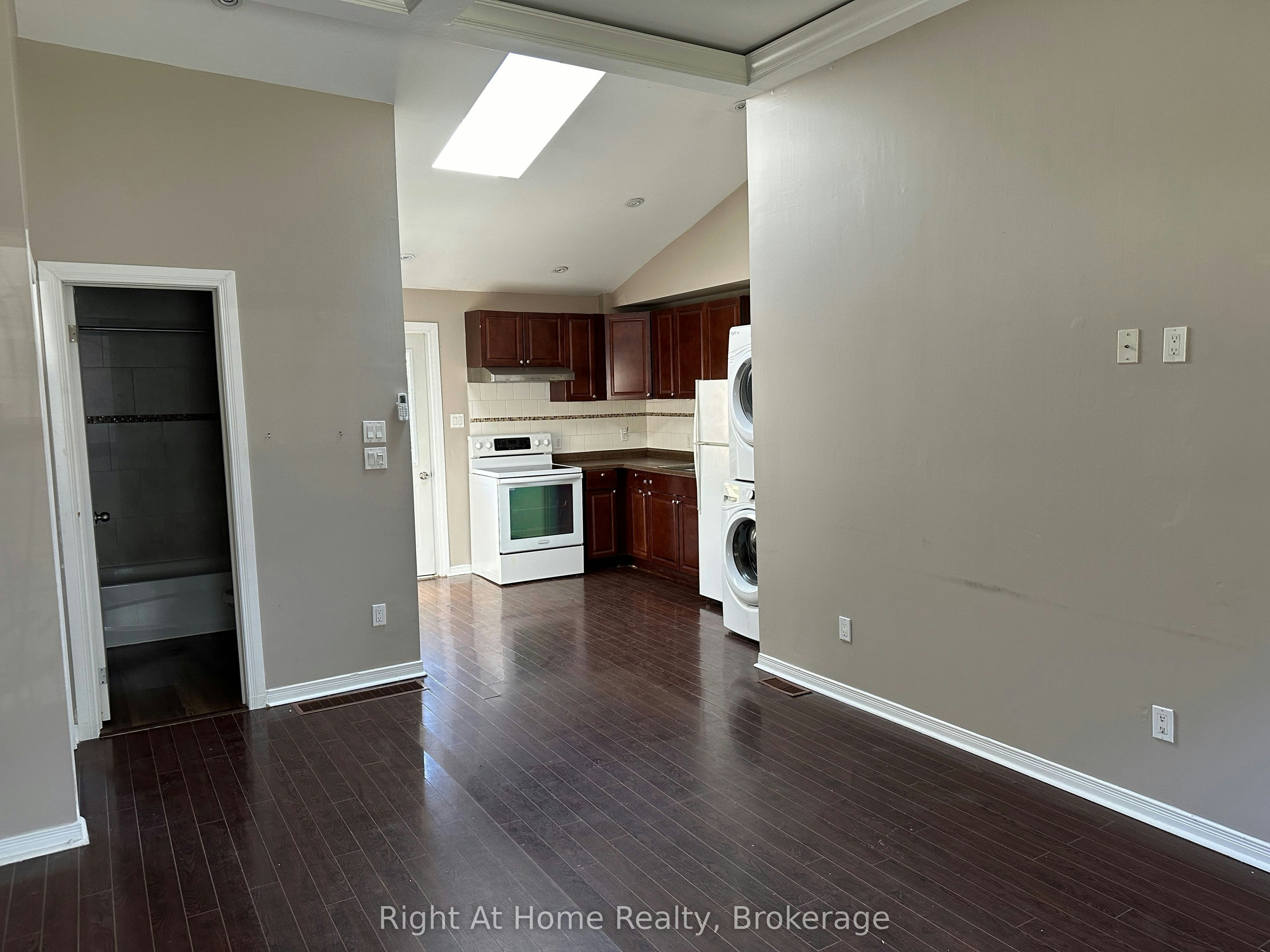 Unit B-1119 King Street, Whitby, ON, L1N 5A9 - 3