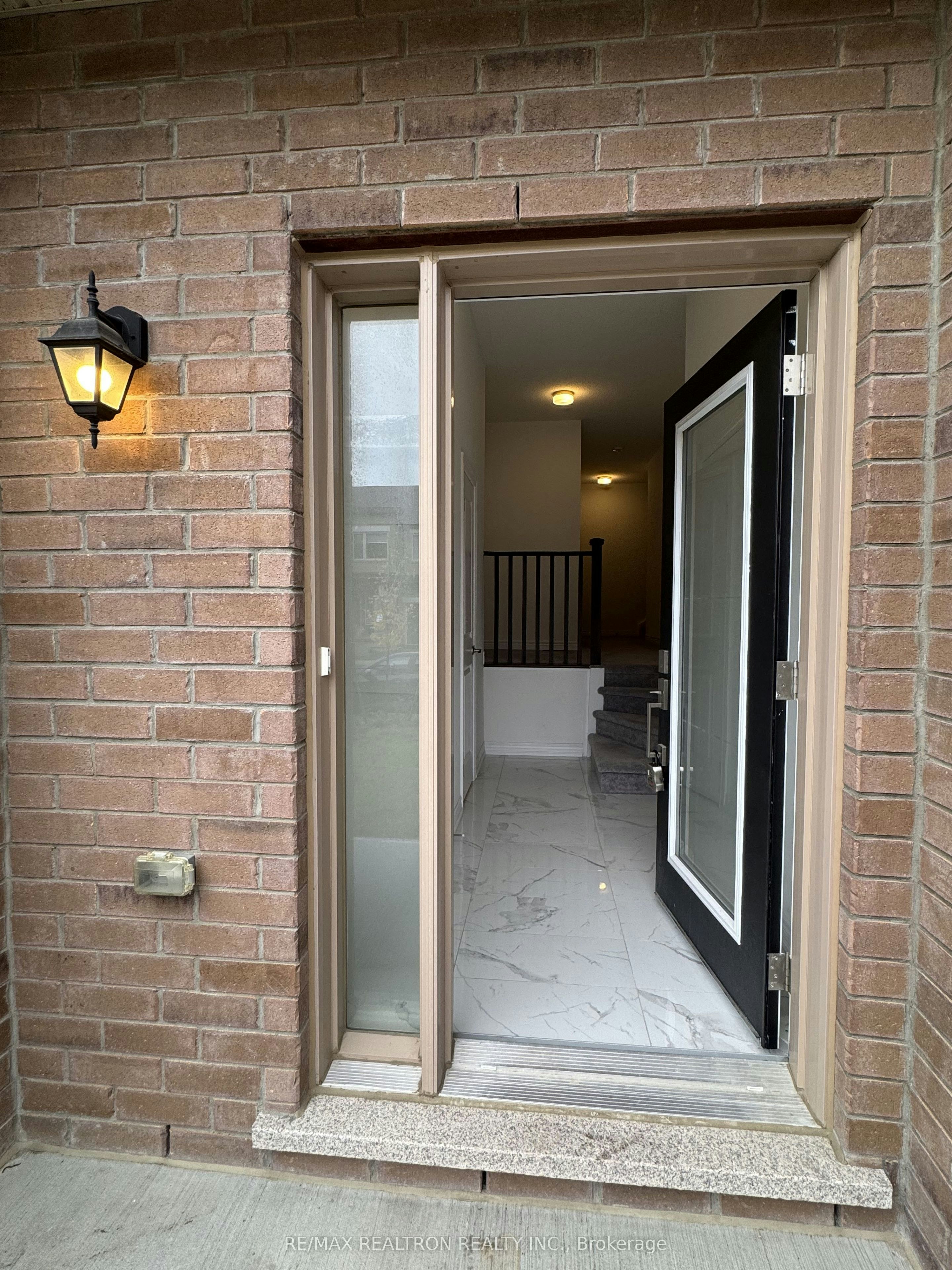 2031 Cameron Lott Crescent, Oshawa, ON, L1L 0S1 - 2