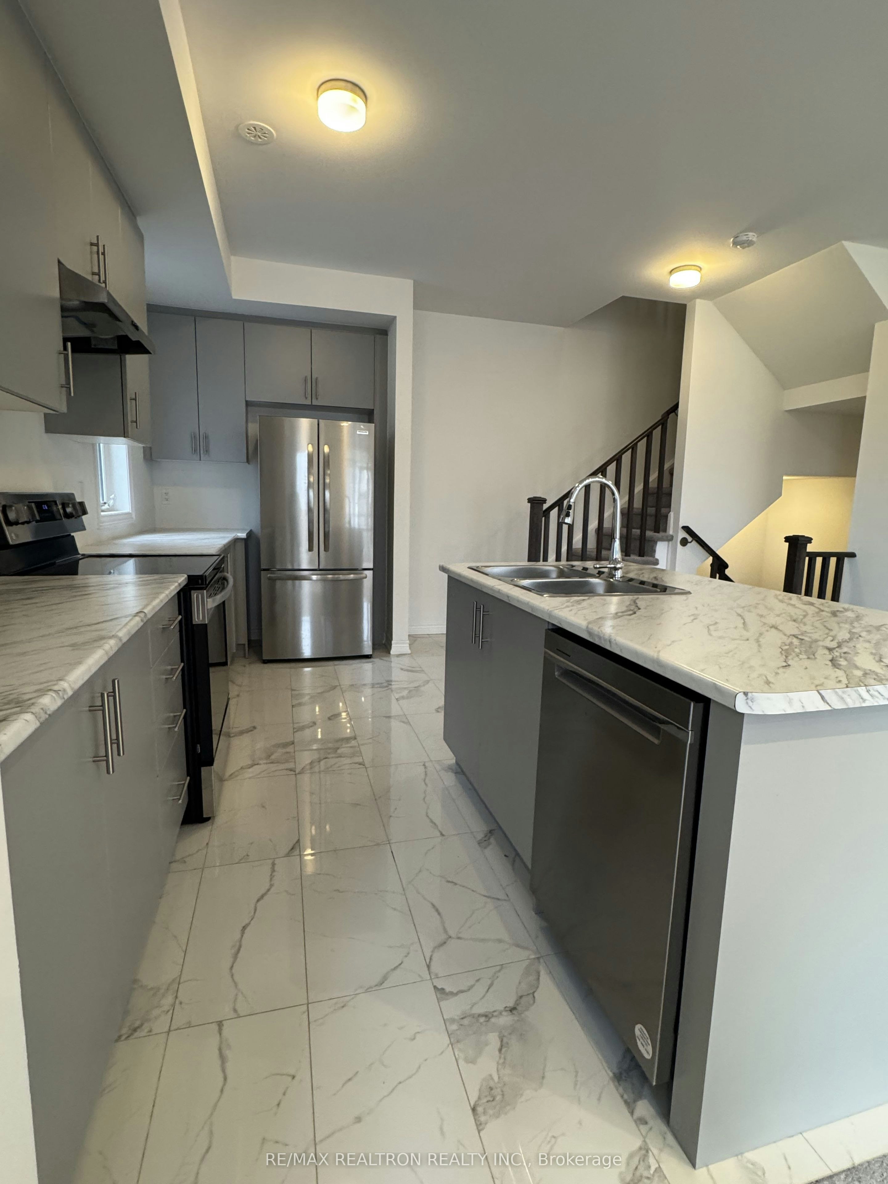 2031 Cameron Lott Crescent, Oshawa, ON, L1L 0S1 - 11