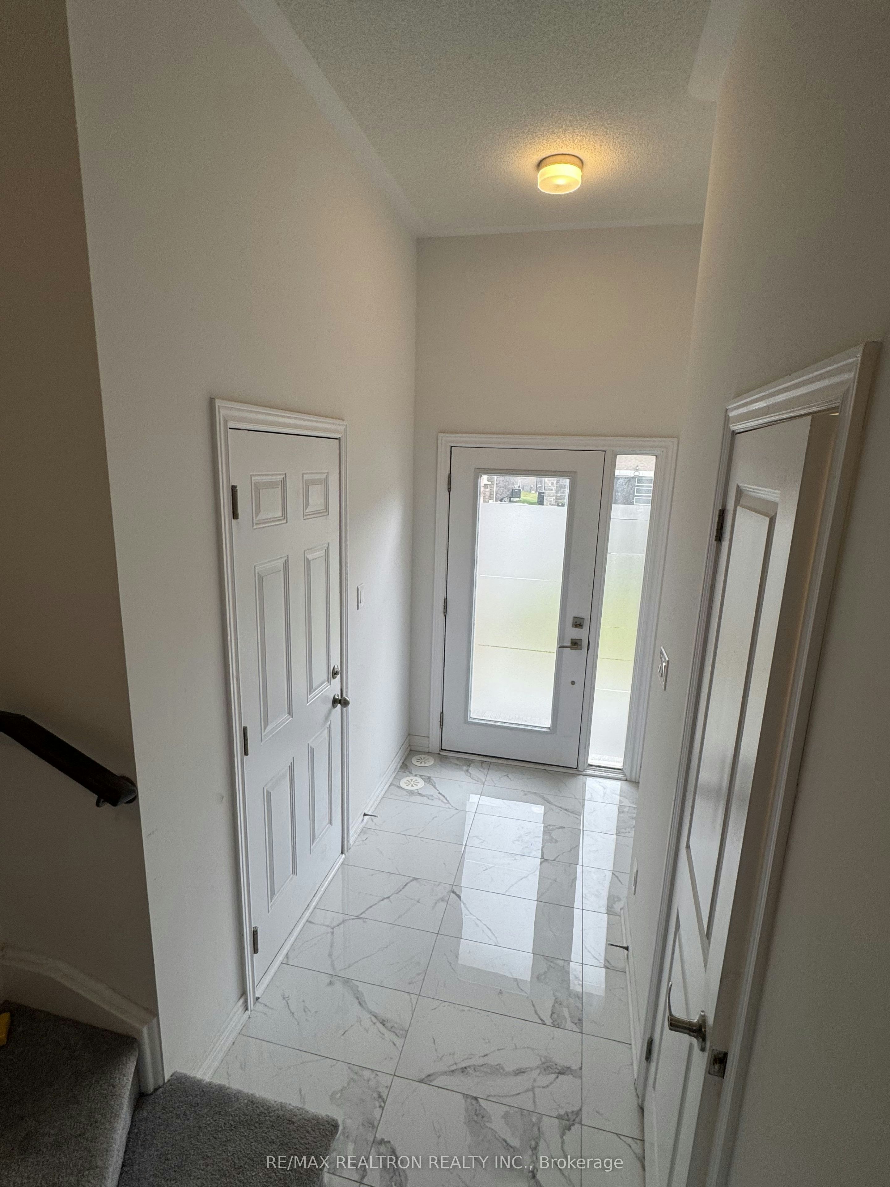 2031 Cameron Lott Crescent, Oshawa, ON, L1L 0S1 - 5
