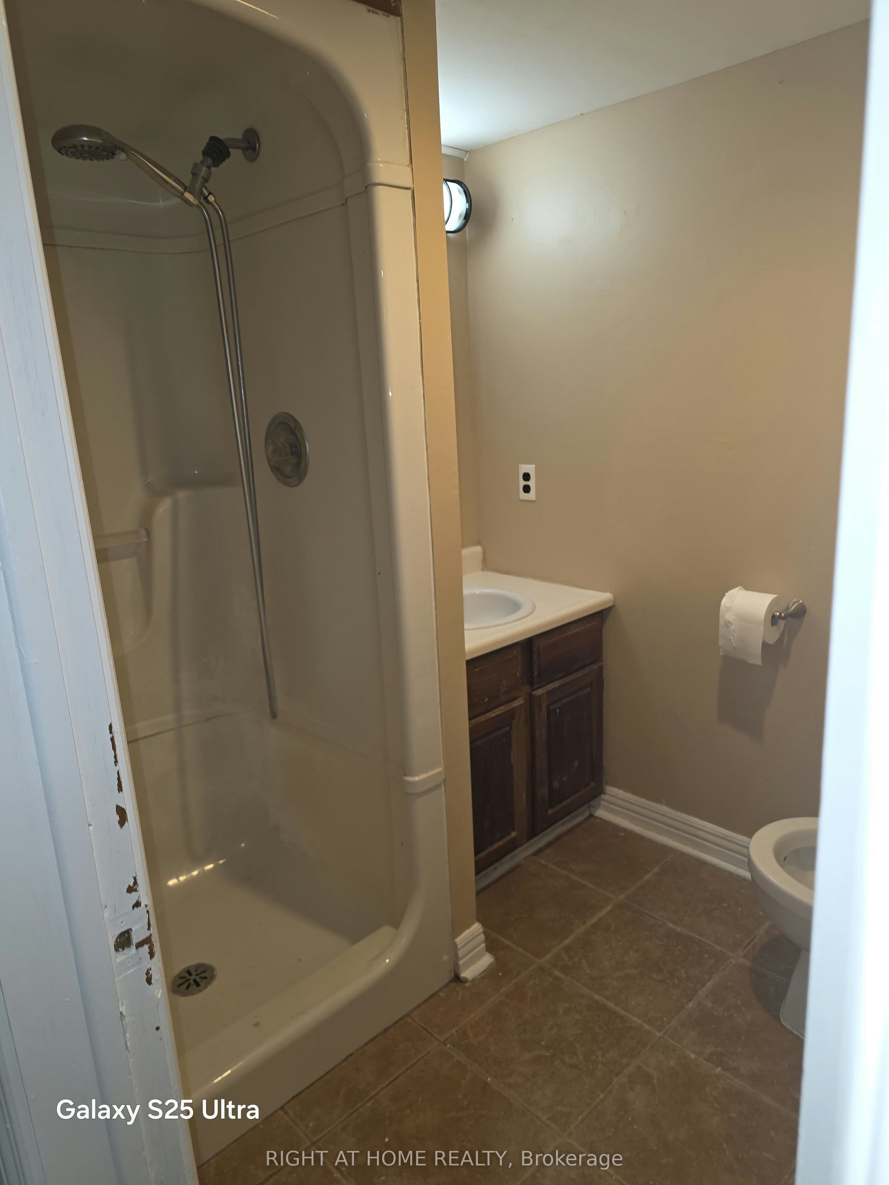 Basement-1715 Rossland Road E, Whitby, ON, L1N 3P1 - 9