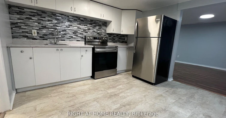 32 Thorncroft Crescent, Ajax, ON, L1S 2S2
