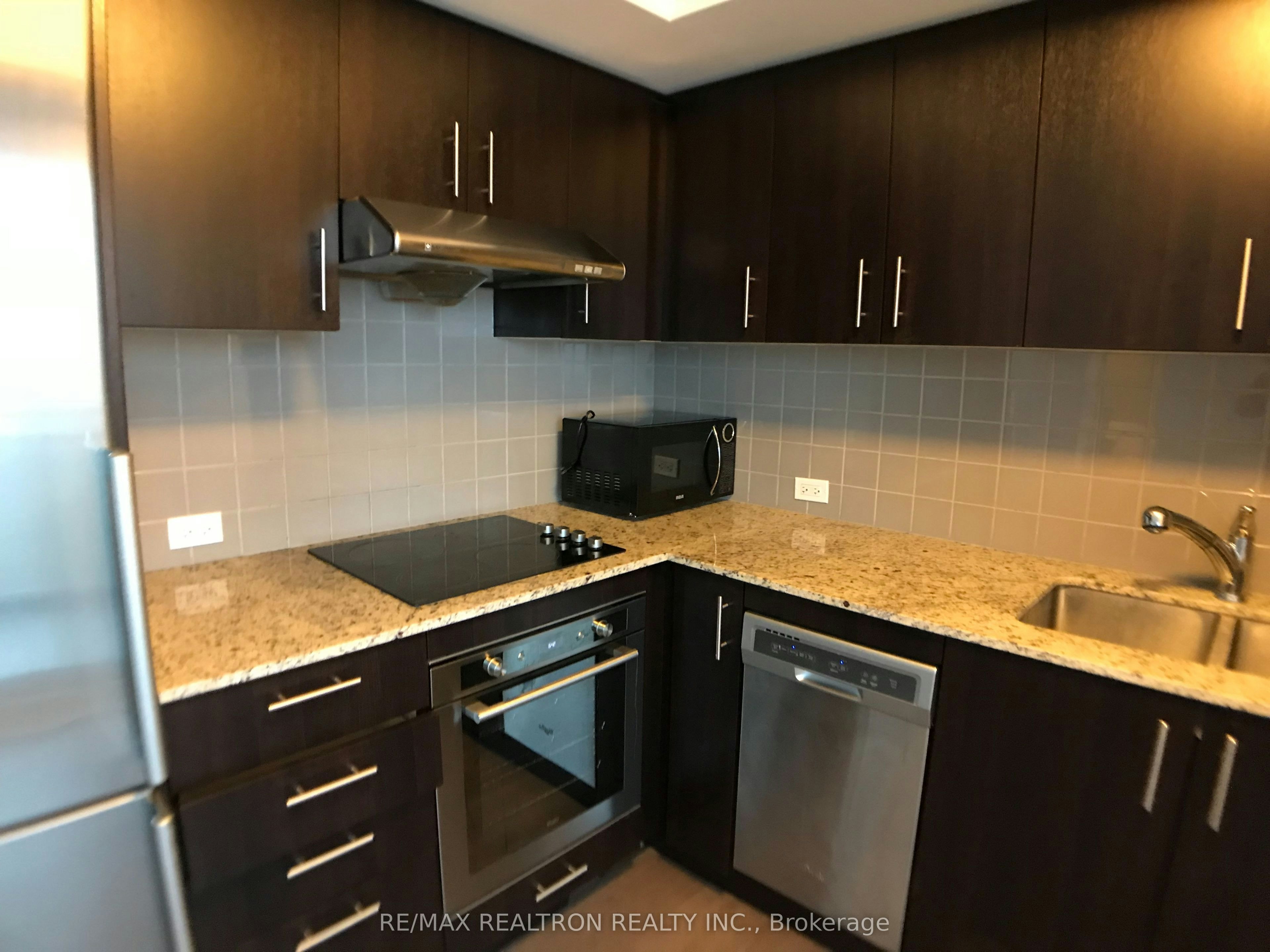 1602-225 Village Green Square, Toronto, ON, M1S 0L3 - 7
