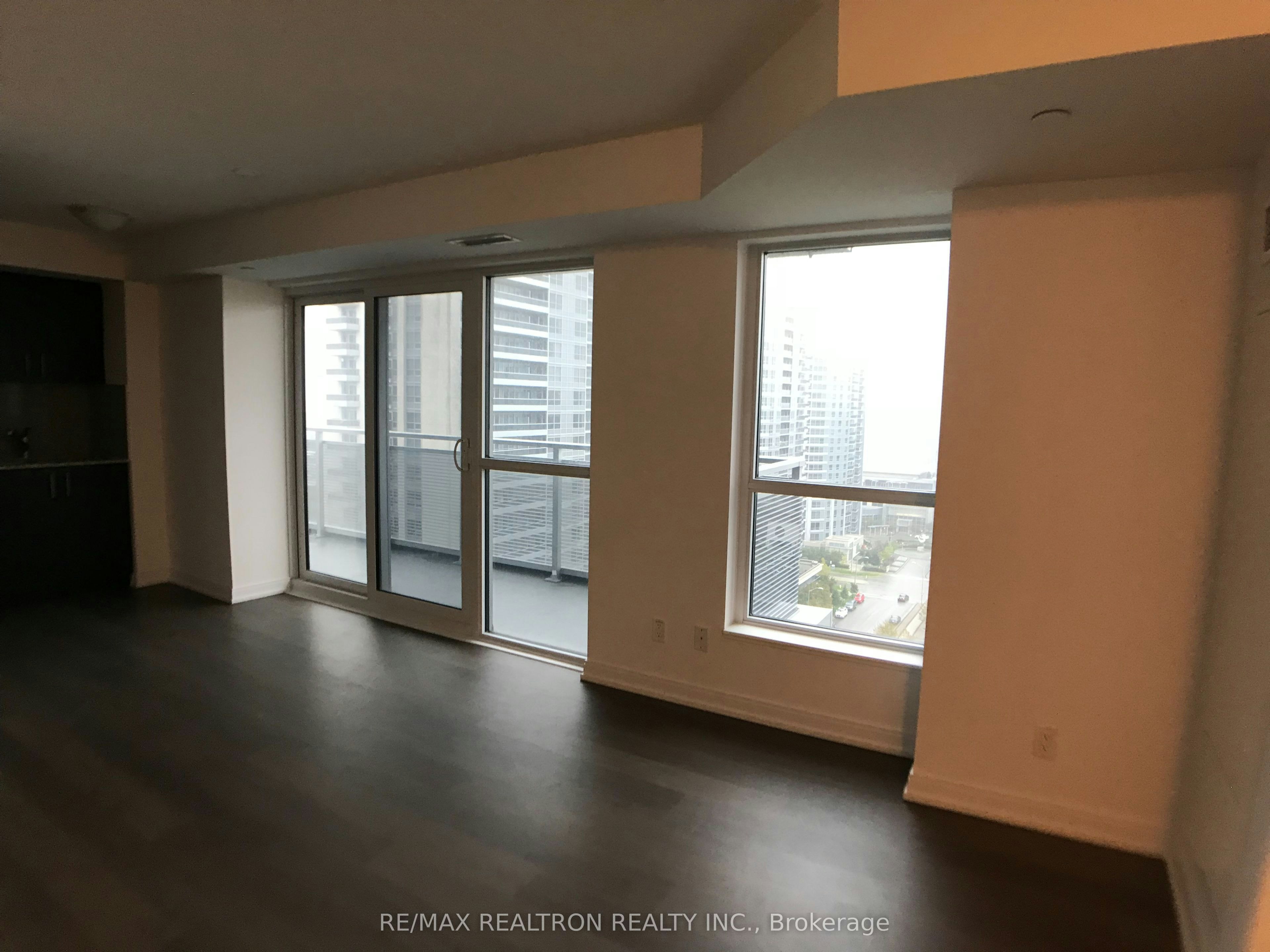 1602-225 Village Green Square, Toronto, ON, M1S 0L3 - 2