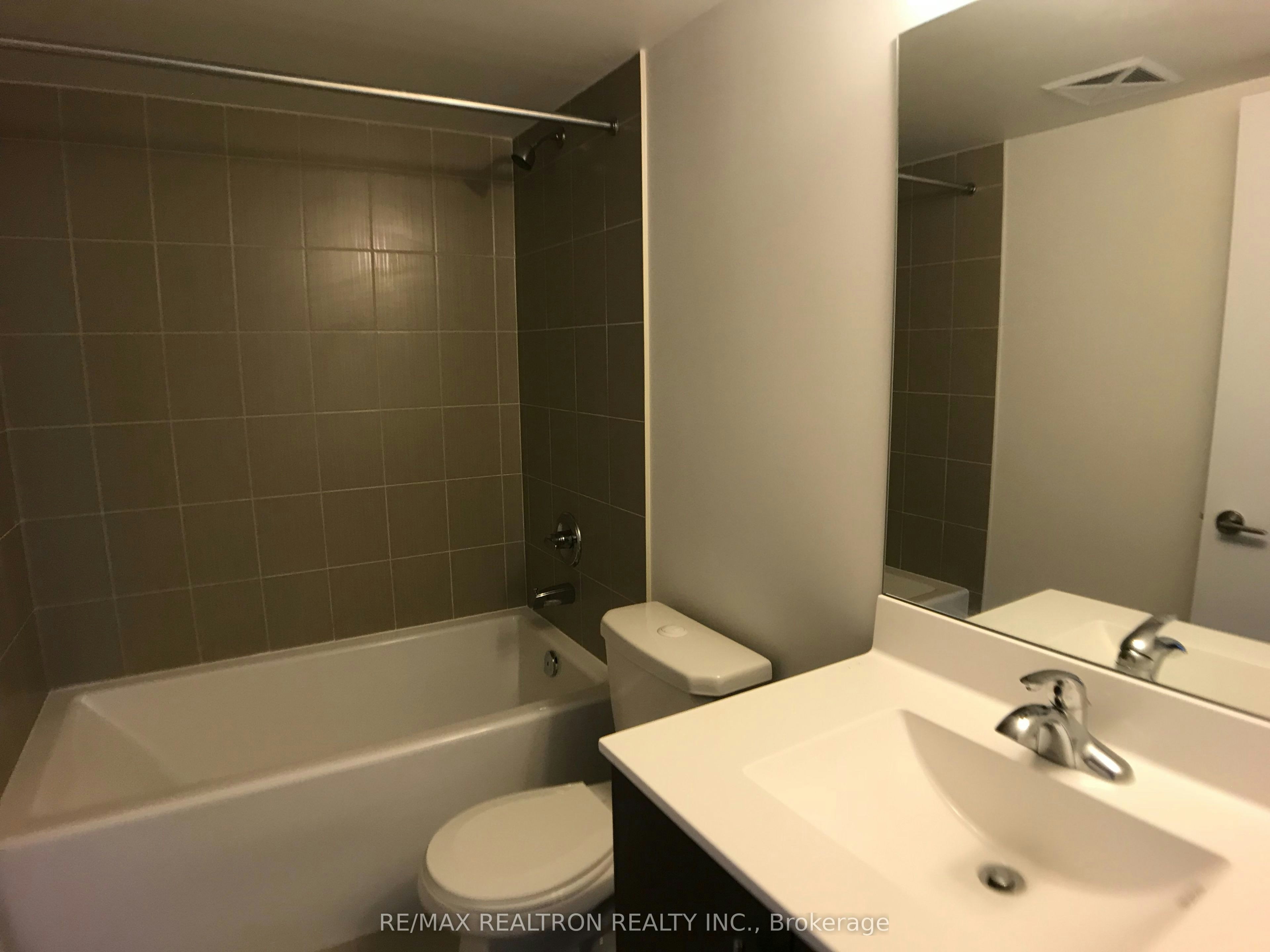 1602-225 Village Green Square, Toronto, ON, M1S 0L3 - 10
