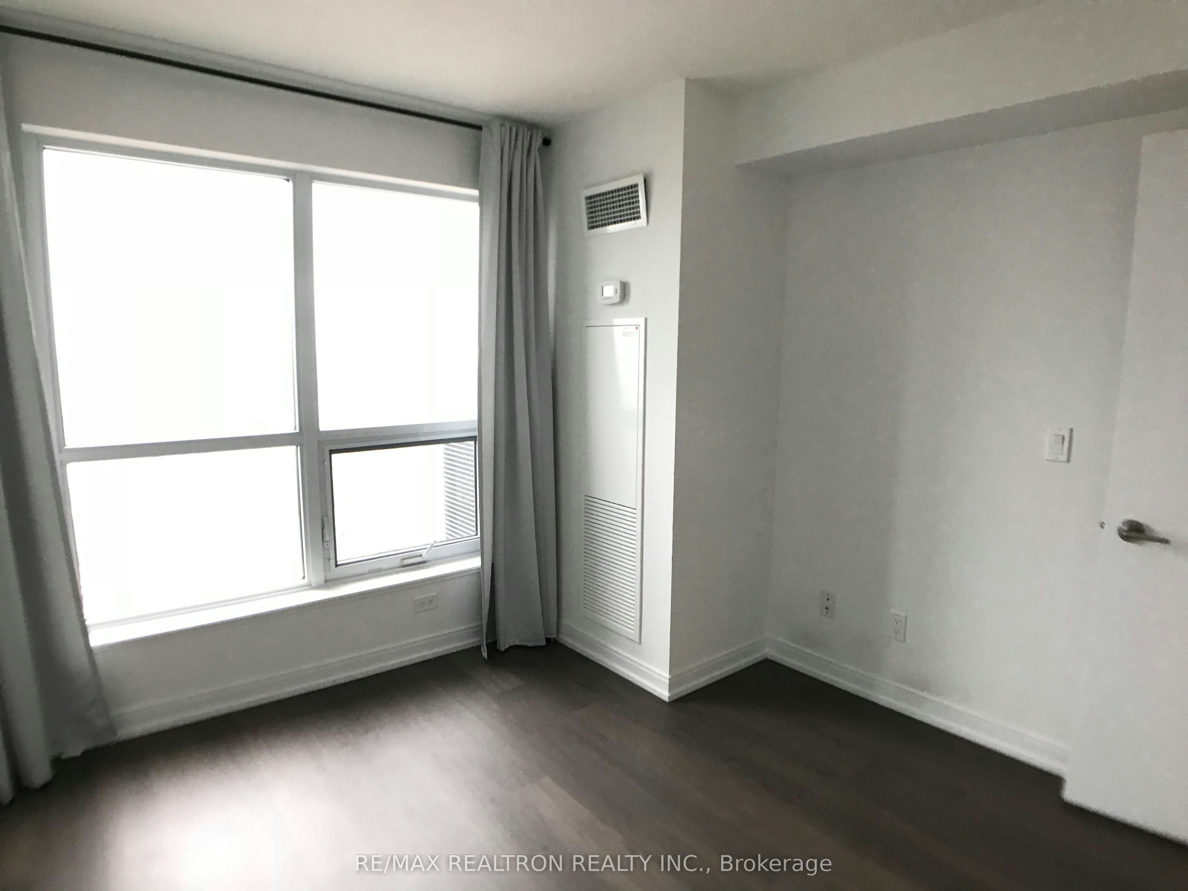 1602-225 Village Green Square, Toronto, ON, M1S 0L3 - 8