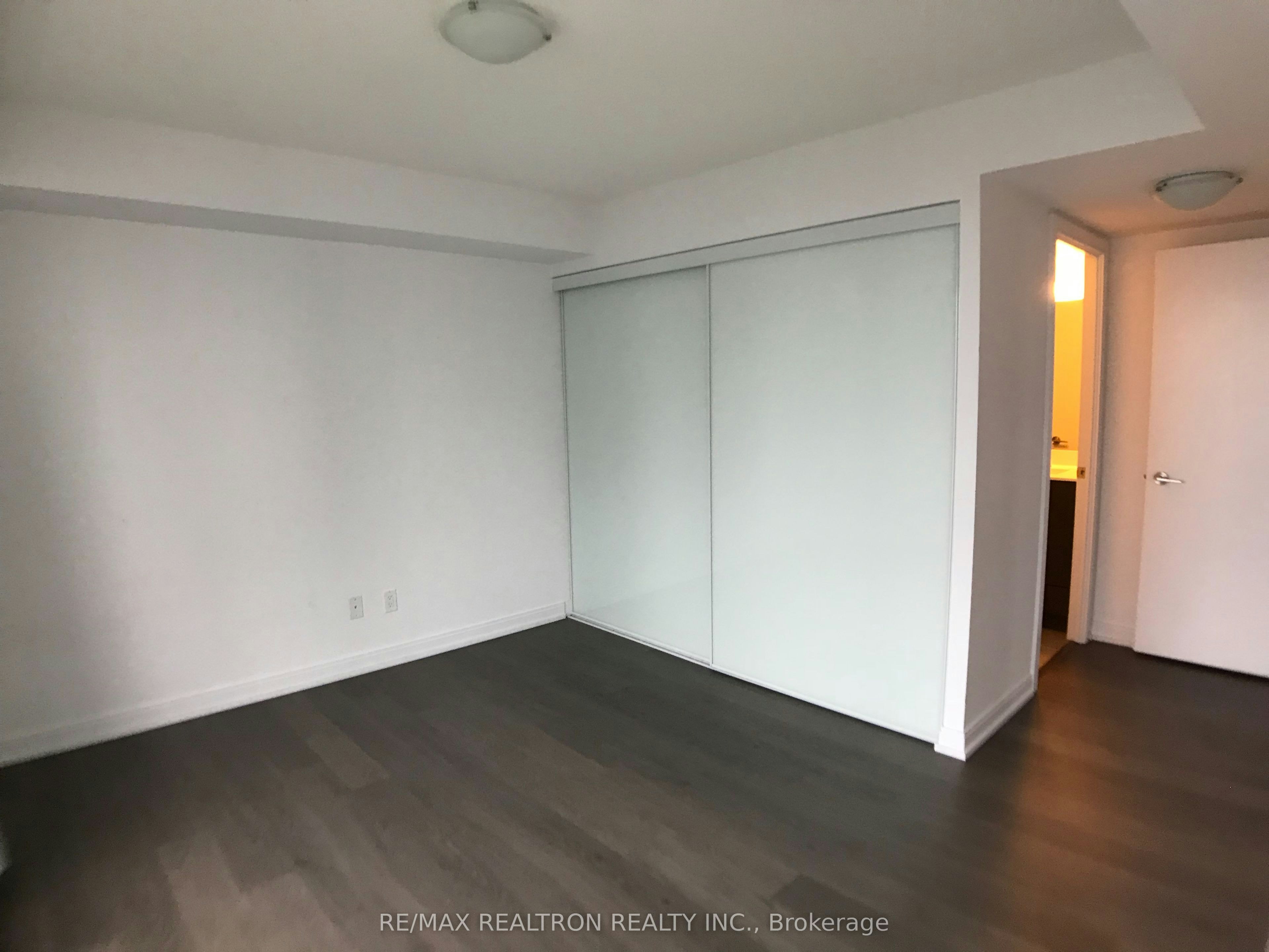 1602-225 Village Green Square, Toronto, ON, M1S 0L3 - 11