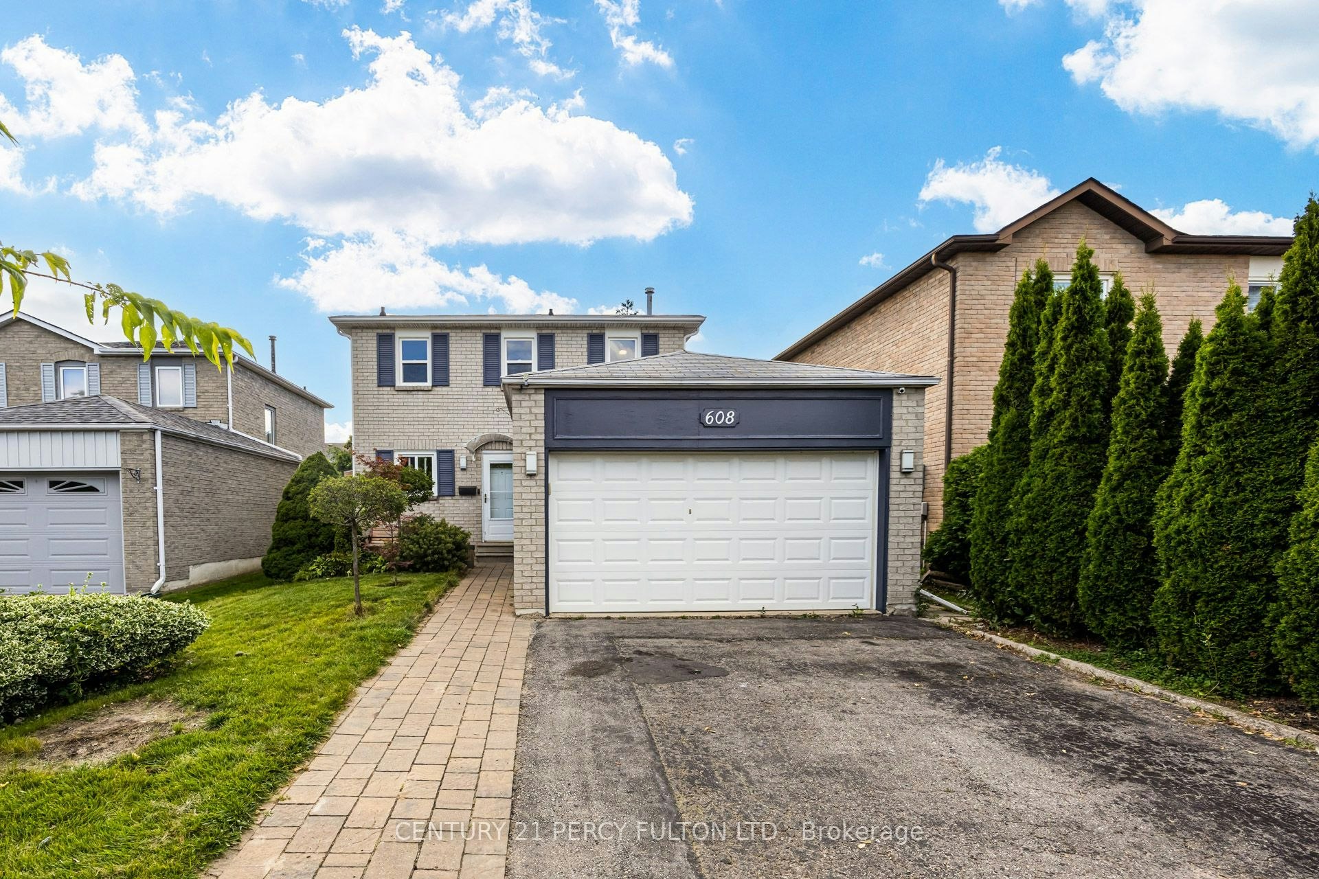 608 Beckworth Square, Pickering, ON, L1V 3X4