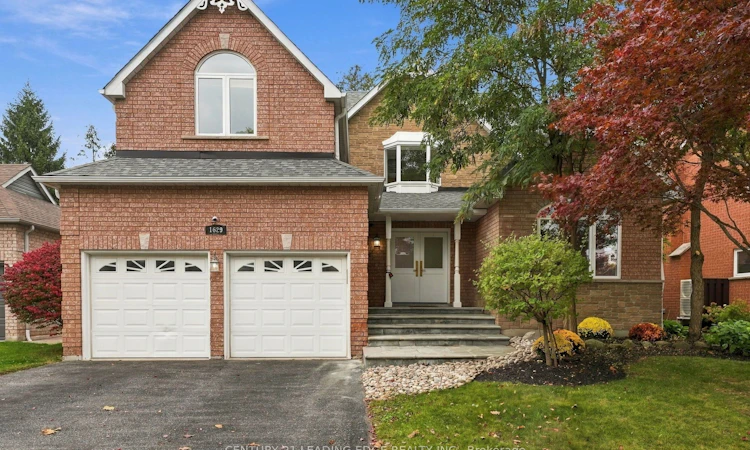 1629 Valley Ridge Crescent