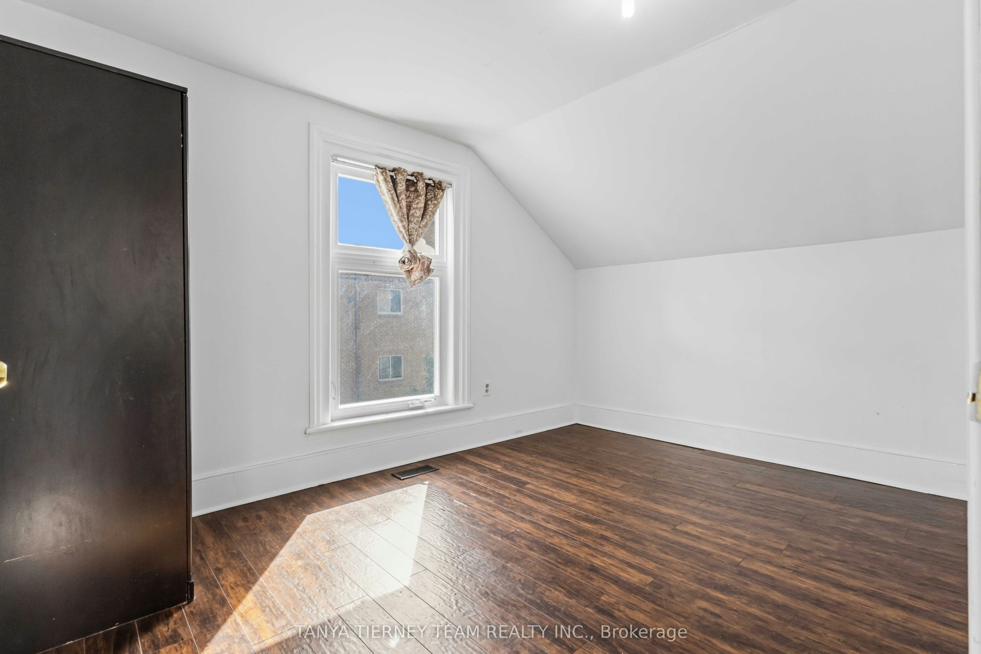 Upper-168 Centre Street S, Oshawa, ON, L1H 4A6 - 16