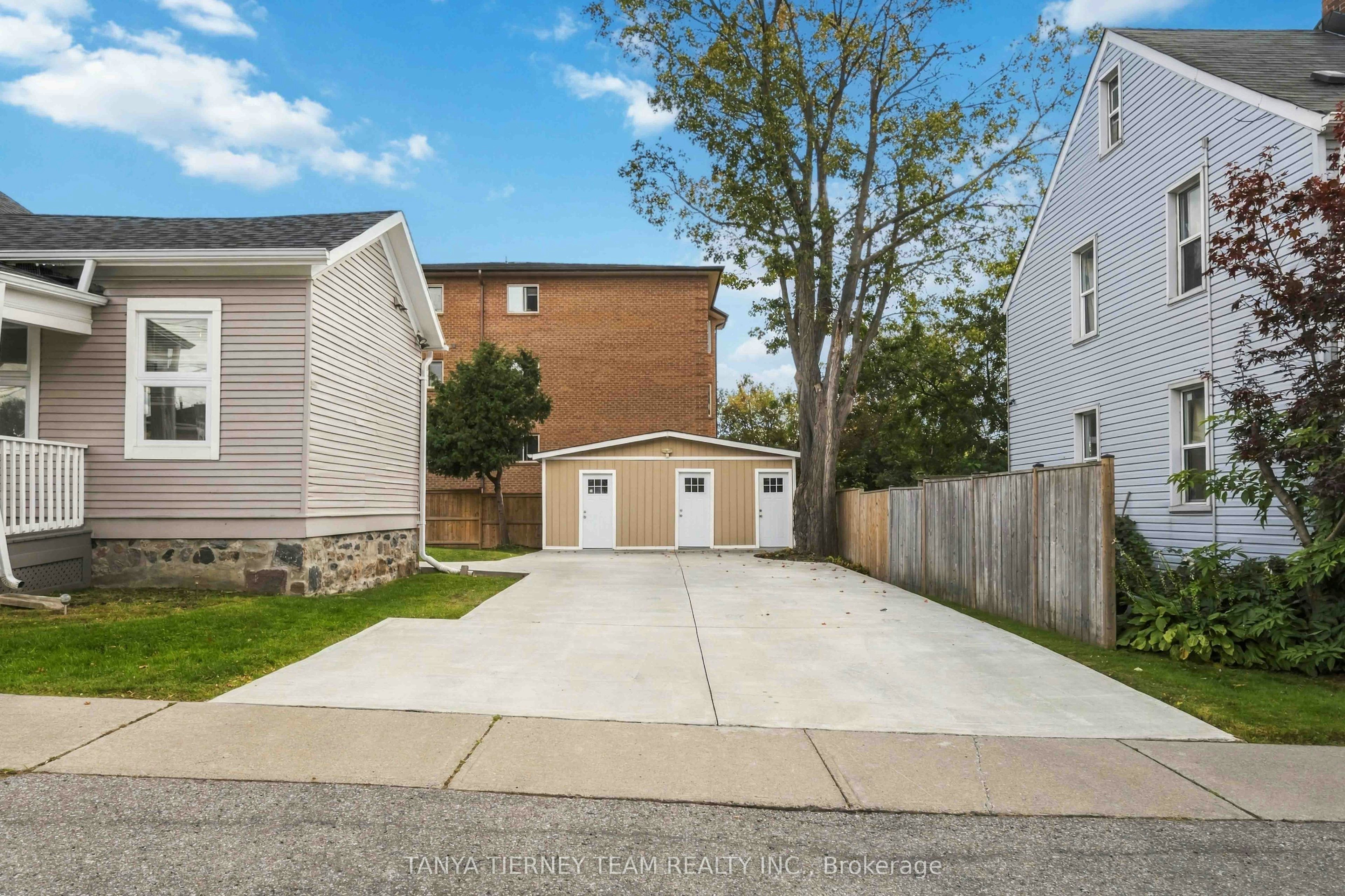 Upper-168 Centre Street S, Oshawa, ON, L1H 4A6 - 24