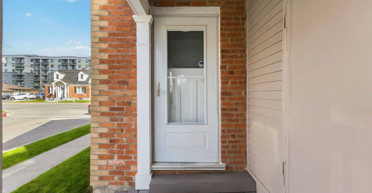 Upper-168 Centre Street S, Oshawa, ON, L1H 4A6 - 6