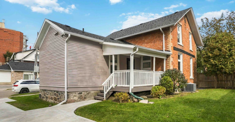 Upper-168 Centre Street S, Oshawa, ON, L1H 4A6 - 2