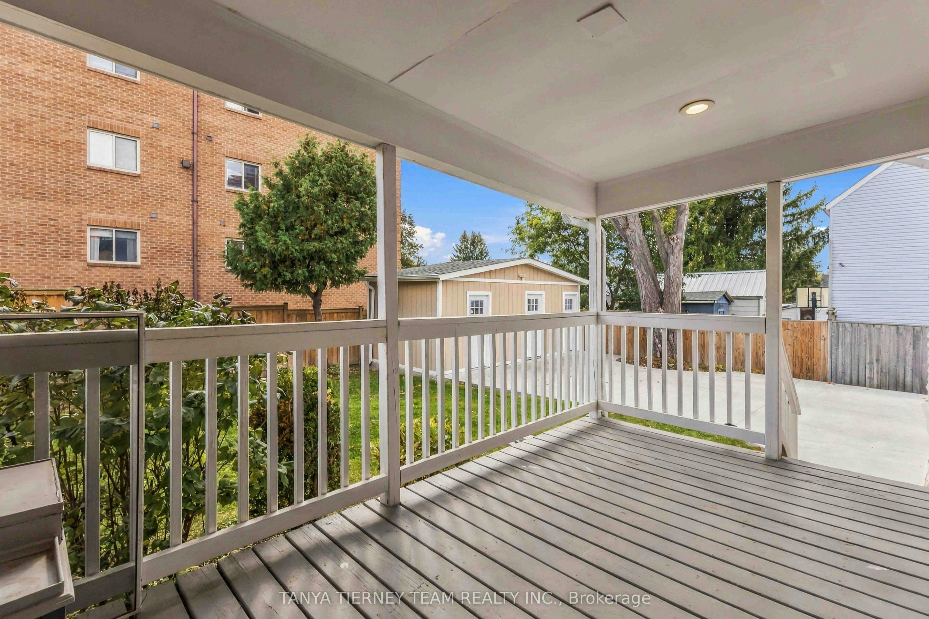 Upper-168 Centre Street S, Oshawa, ON, L1H 4A6 - 5