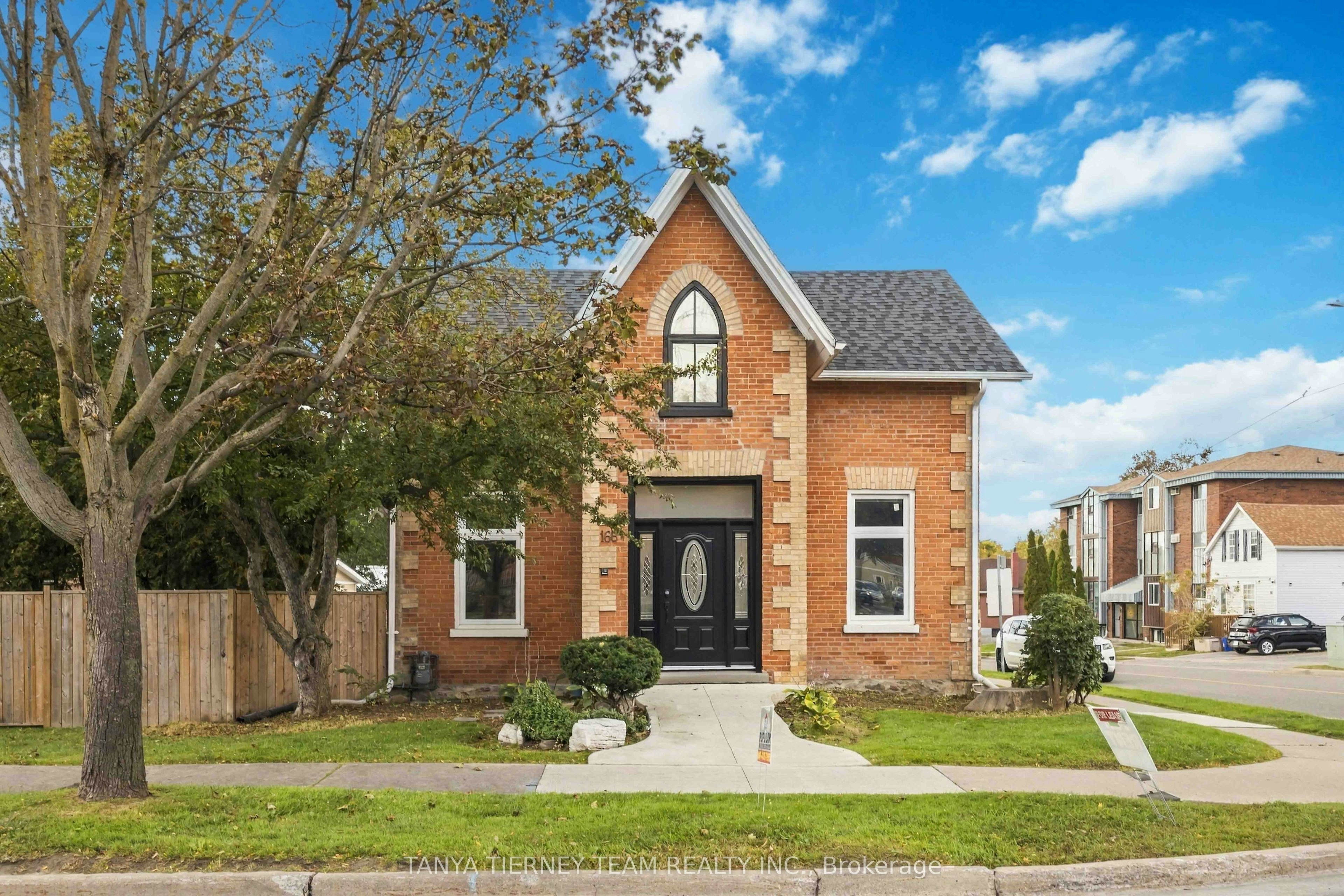 Upper-168 Centre Street S, Oshawa, ON, L1H 4A6 - 4