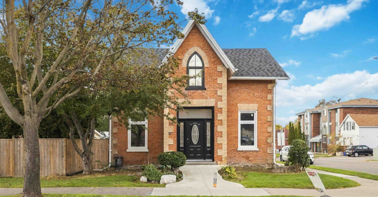 Upper-168 Centre Street S, Oshawa, ON, L1H 4A6 - 4