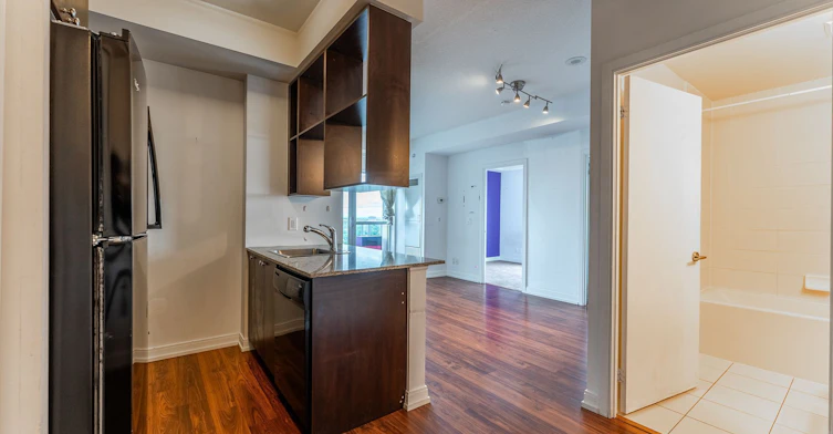 2220-181 Village Green Square, Toronto, ON, M1S 0K6 - 3