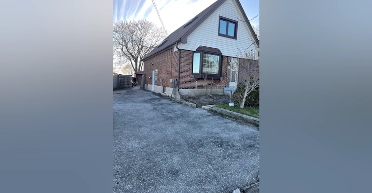 Upper-56 Harris Park Drive, Toronto, ON, M1L 3A7 - 2