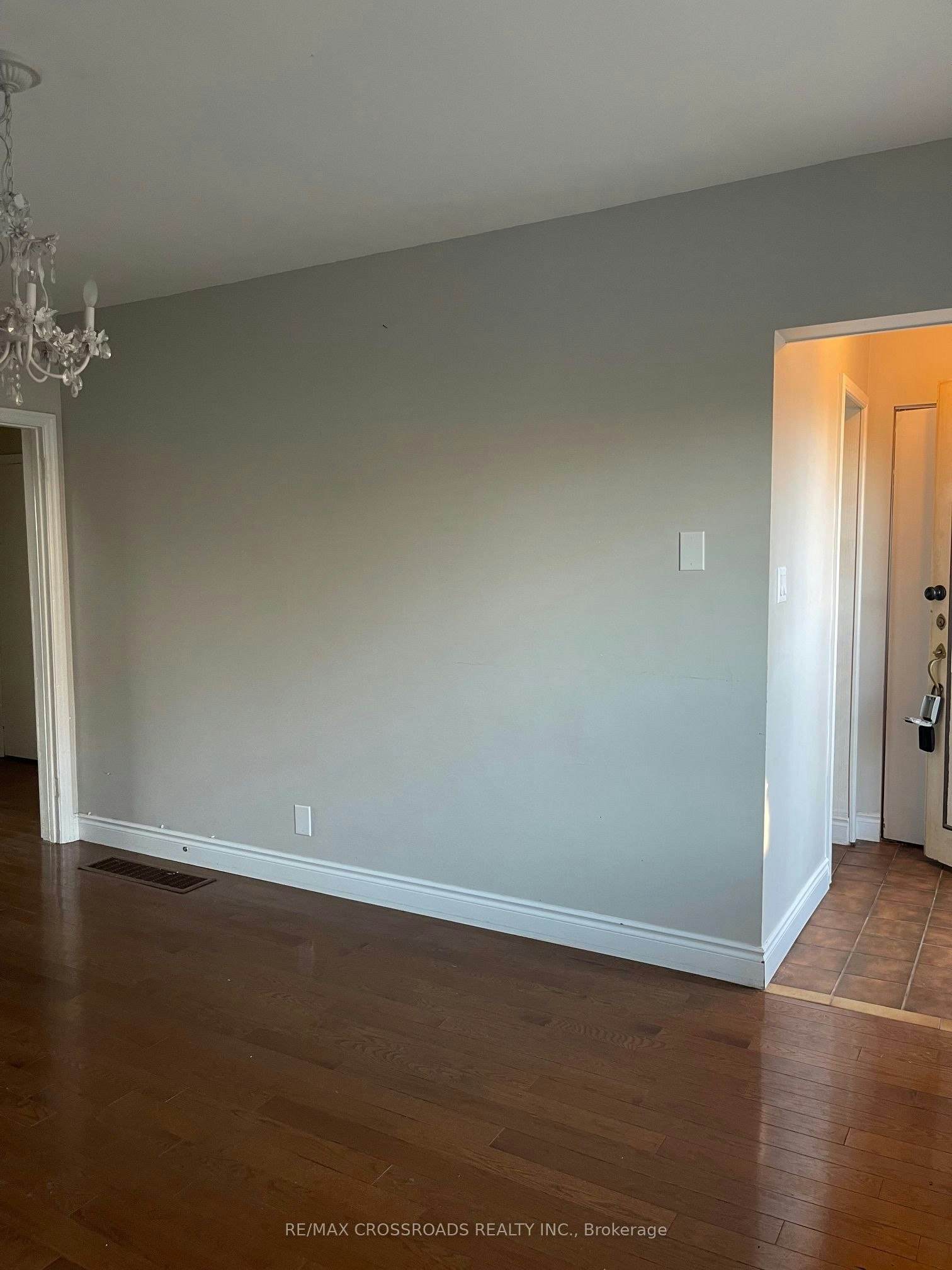 Upper-56 Harris Park Drive, Toronto, ON, M1L 3A7 - 9