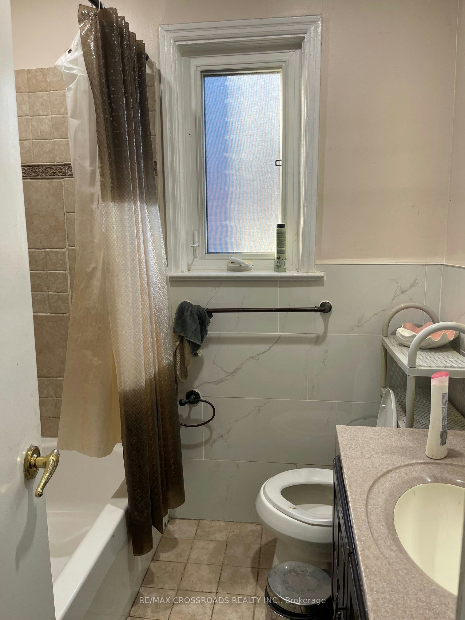 Upper-56 Harris Park Drive, Toronto, ON, M1L 3A7 - 11
