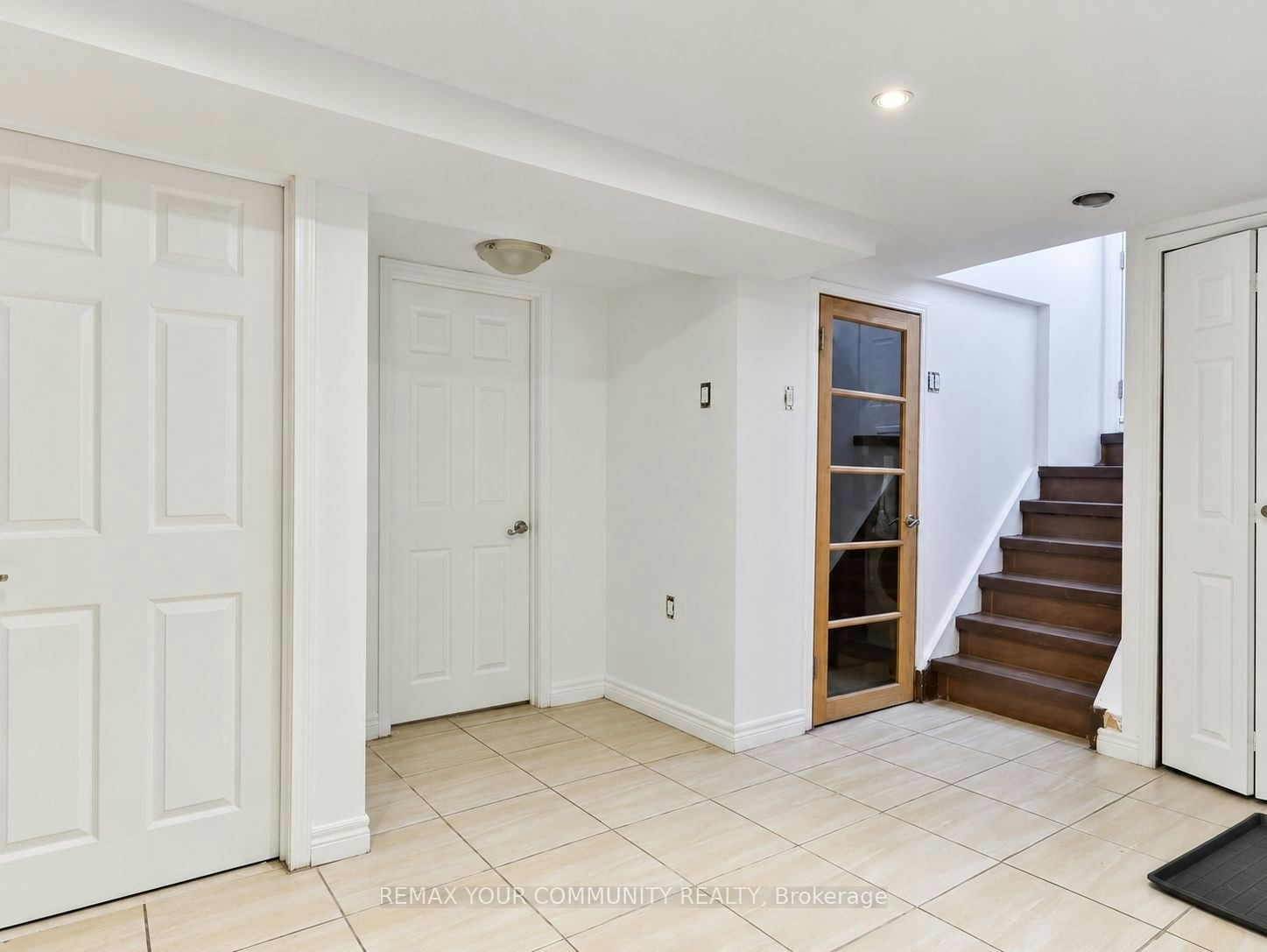 Lower-100 Ellington Drive, Toronto, ON, M1R 3Y1 - 6