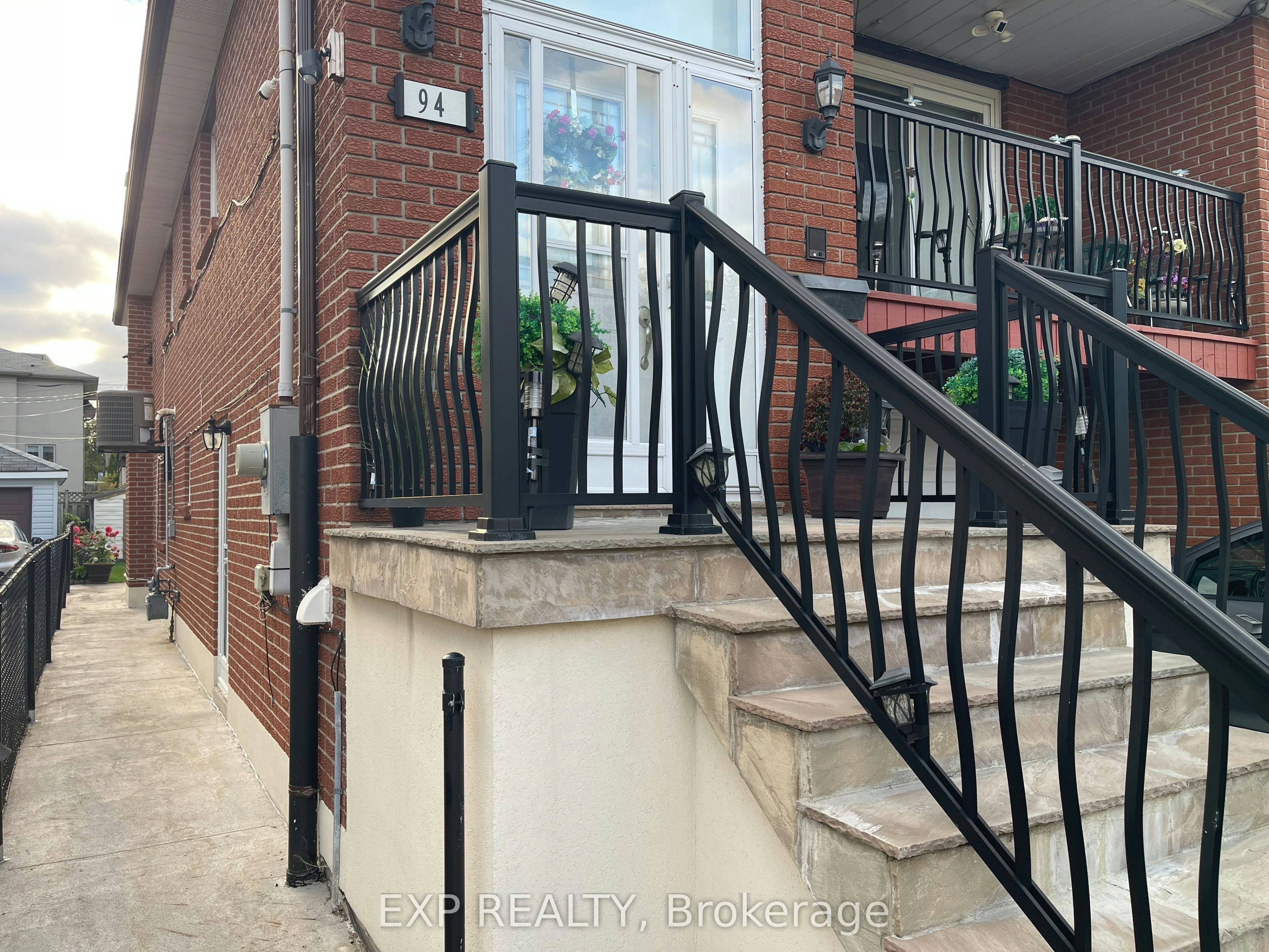 Ground Floor-94 Heale Avenue, Toronto, ON, M1N 3X8 - 2