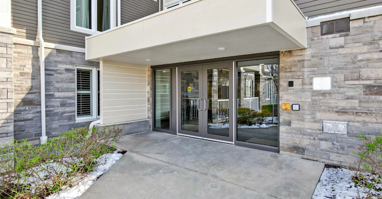 415-290 Liberty Street N, Clarington, ON, L1C 0V5 - 3