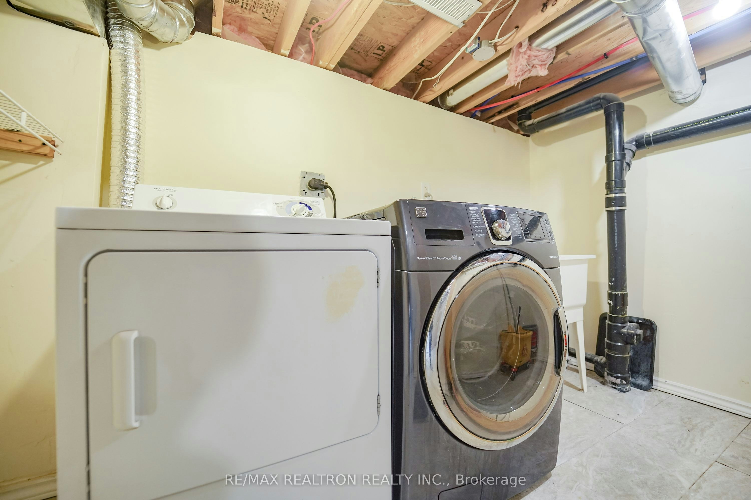 90 Williamson Drive E, Ajax, ON, L1T 0A5 - 25