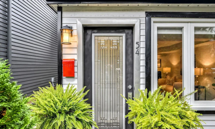 54 Arundel Avenue