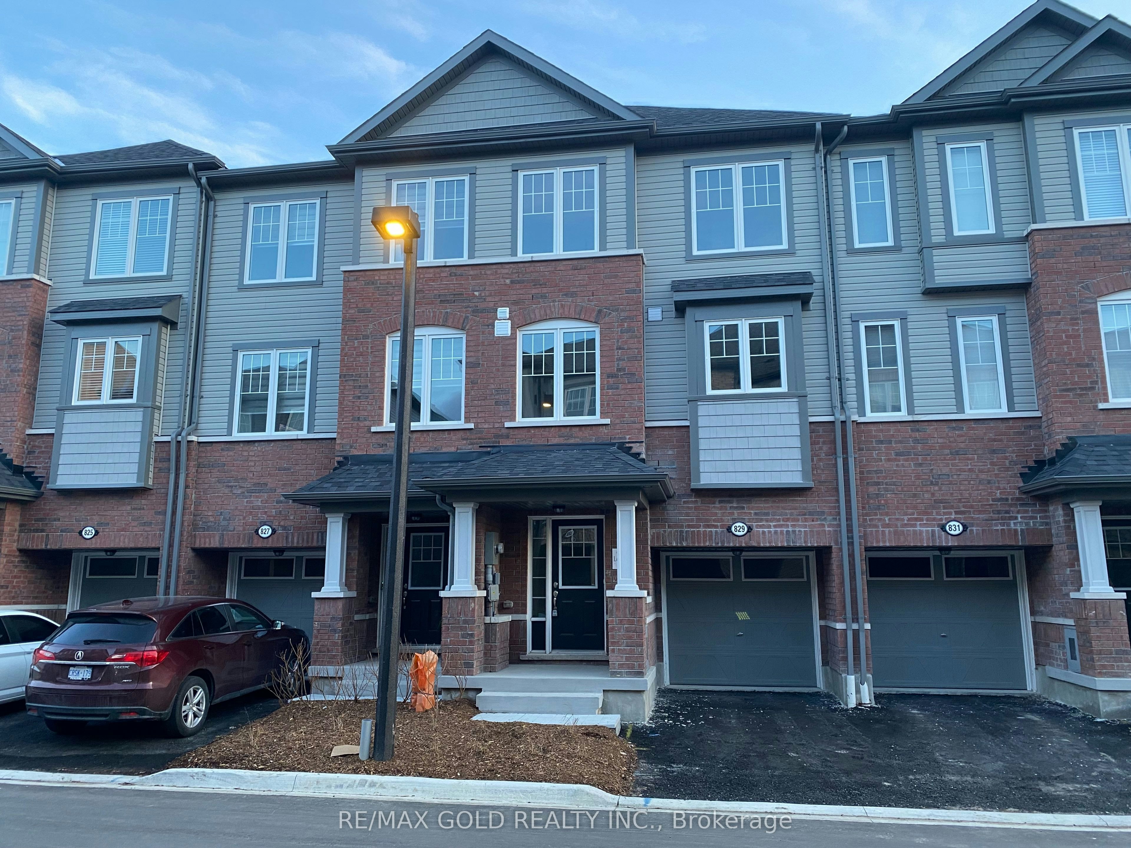 829 Atwater Path, Oshawa, ON, L1J 0E8