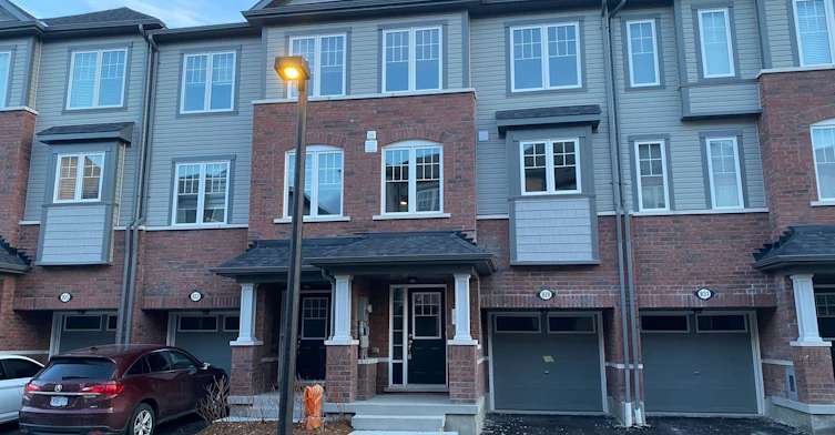 829 Atwater Path, Oshawa, ON, L1J 0E8
